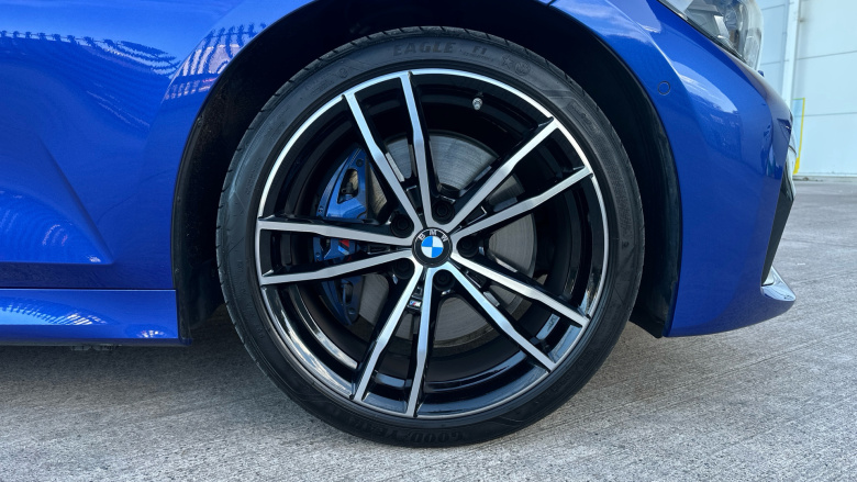 BMW 3 Series 320i xDrive M Sport 4dr Step Auto Petrol Saloon